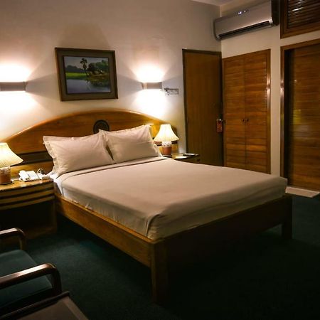 White House Hotel - City Center Dhaka Bagian luar foto