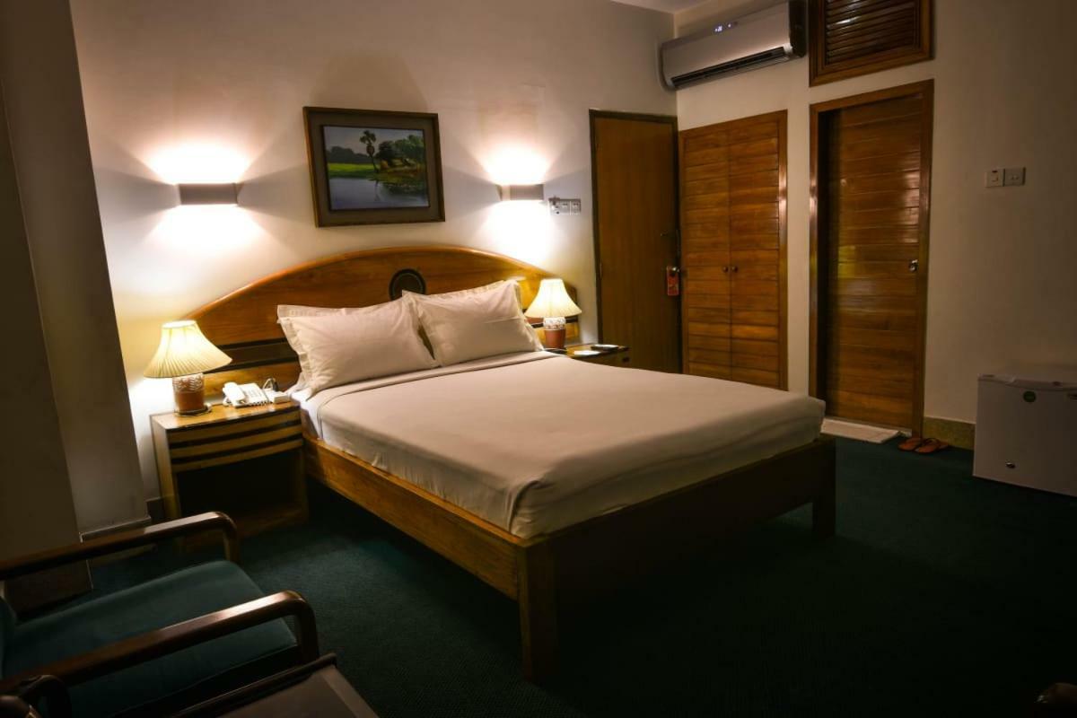 White House Hotel - City Center Dhaka Bagian luar foto